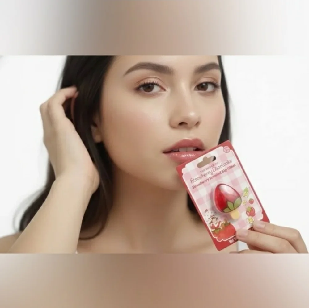 ๐ New ๐ Strawberry Shortcake Lip Gloss ๐ - Picture 1 of 2